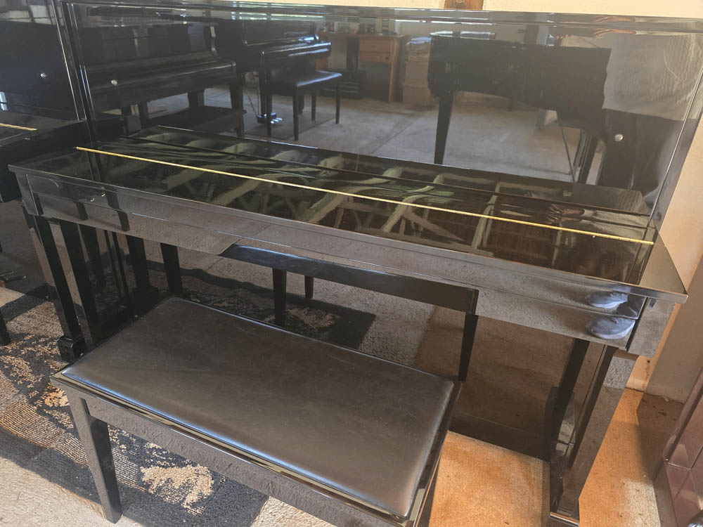 Yamaha Upright Piano 5985075